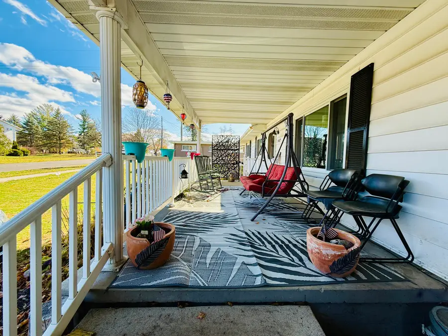 147 S 7th Street Ne, Cedar Springs, MI 49319 - Image #2