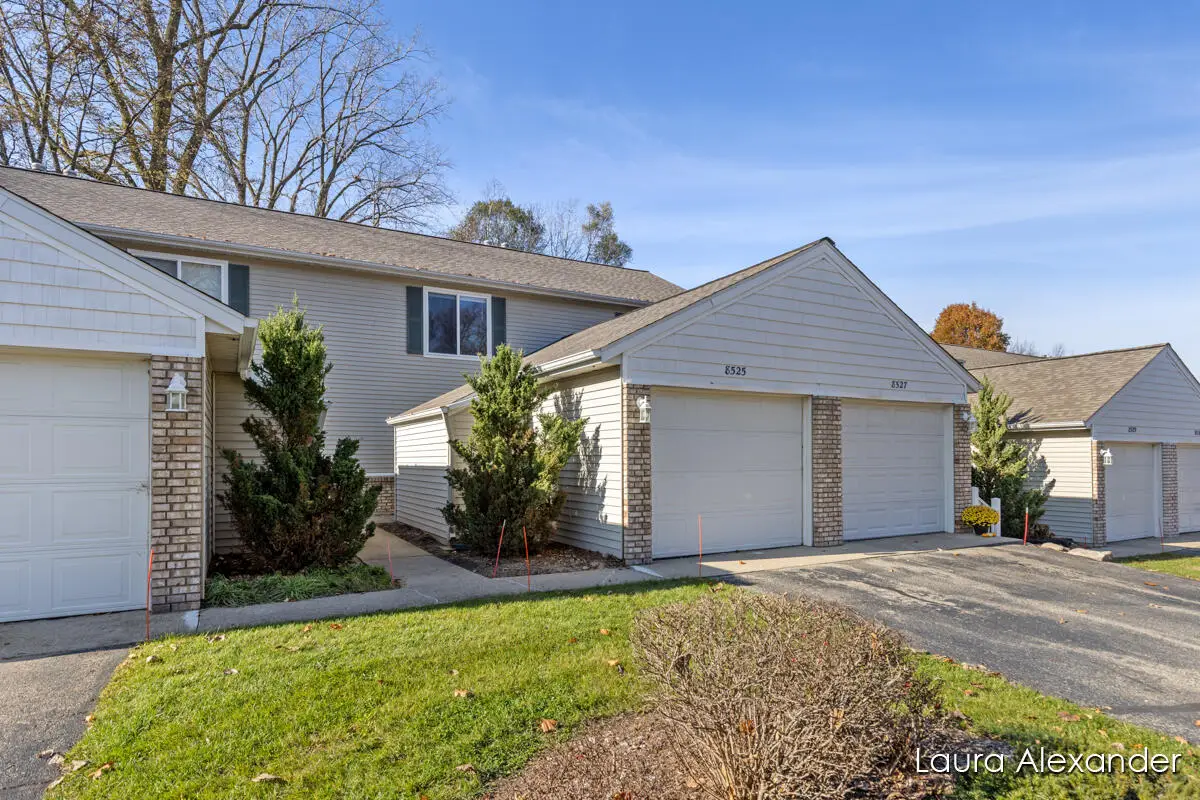 8525 Courtland Drive Ne, Rockford, MI 49341 - Image #1