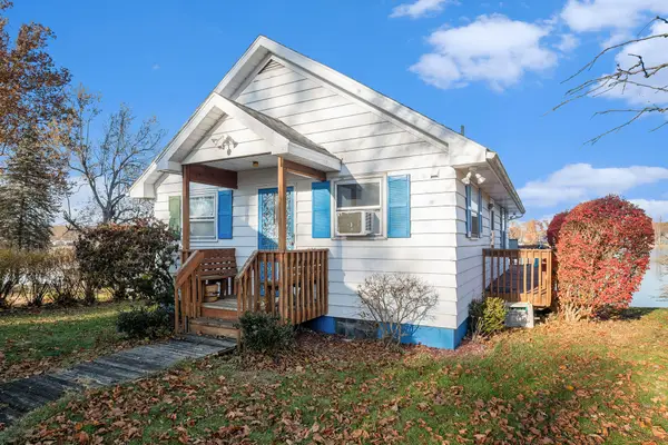 24998 Lake Shore Drive, Dowagiac, MI 49047