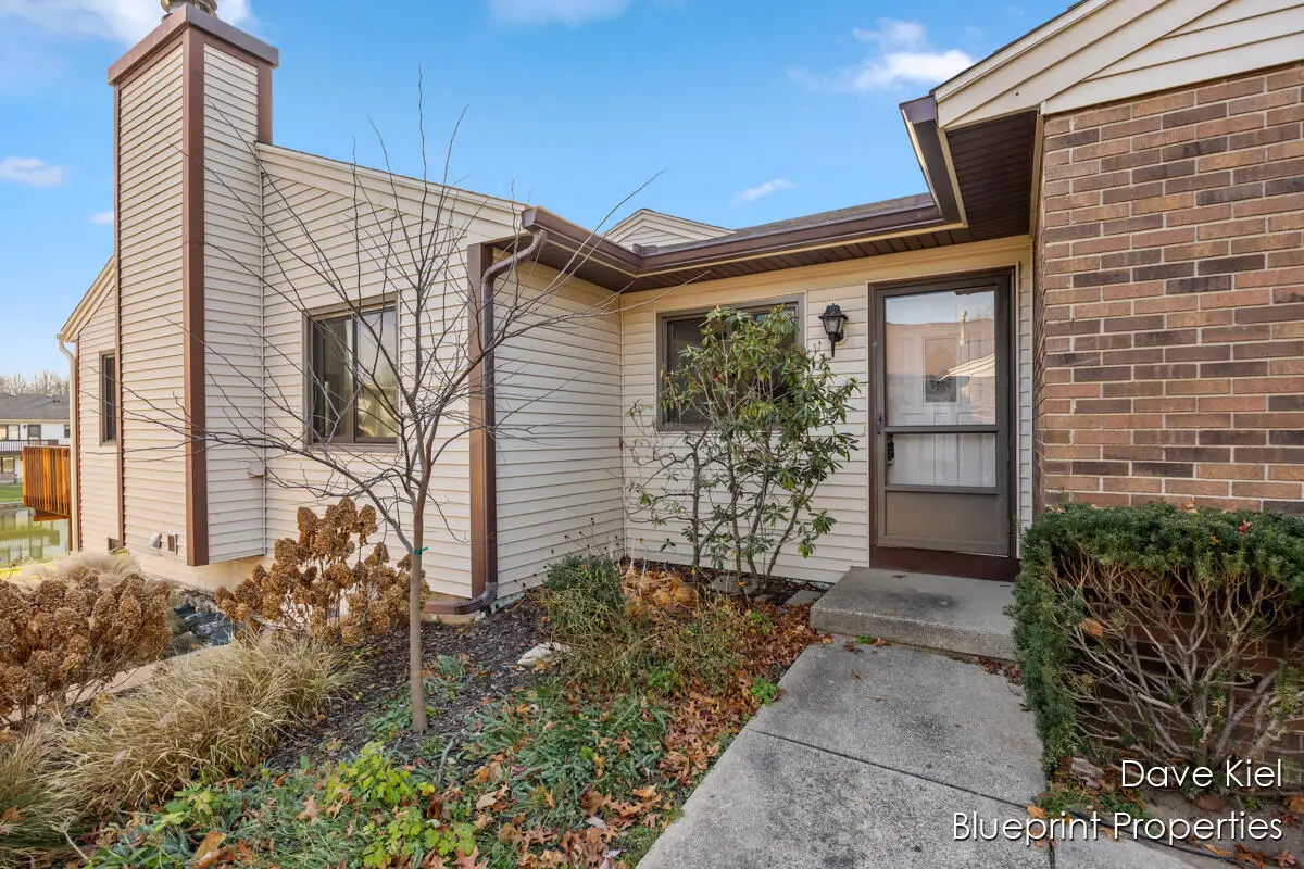 924 Amberwood West Drive Sw, Byron Center, MI 49315 - Image #1