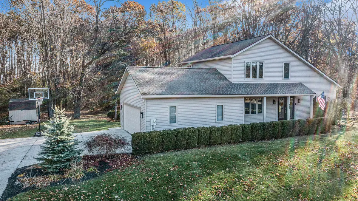 332 Club View Drive, Kalamazoo, MI 49009 - Image #1