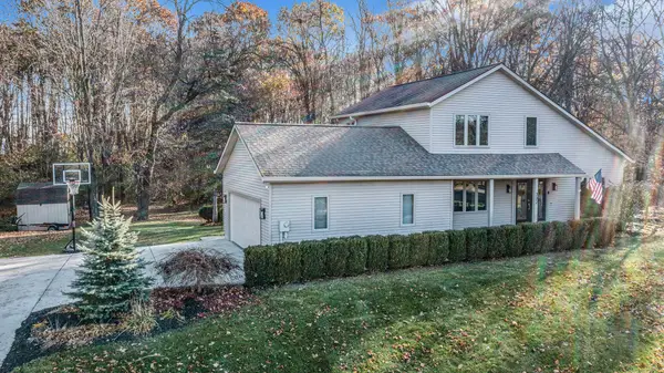 332 Club View Drive, Kalamazoo, MI 49009