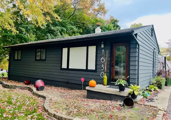 1630 Weymouth Street, West Bloomfield, MI 48324