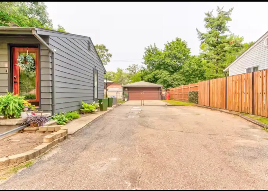 1630 Weymouth Street, West Bloomfield, MI 48324 - Image #2