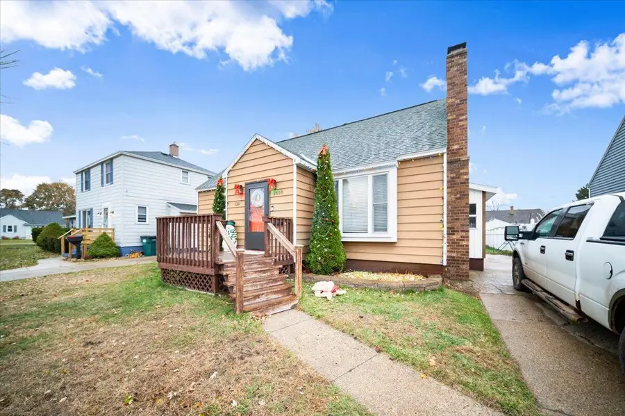 2690 Pinehurst Road, Norton Shores, MI 49441 - Image #2