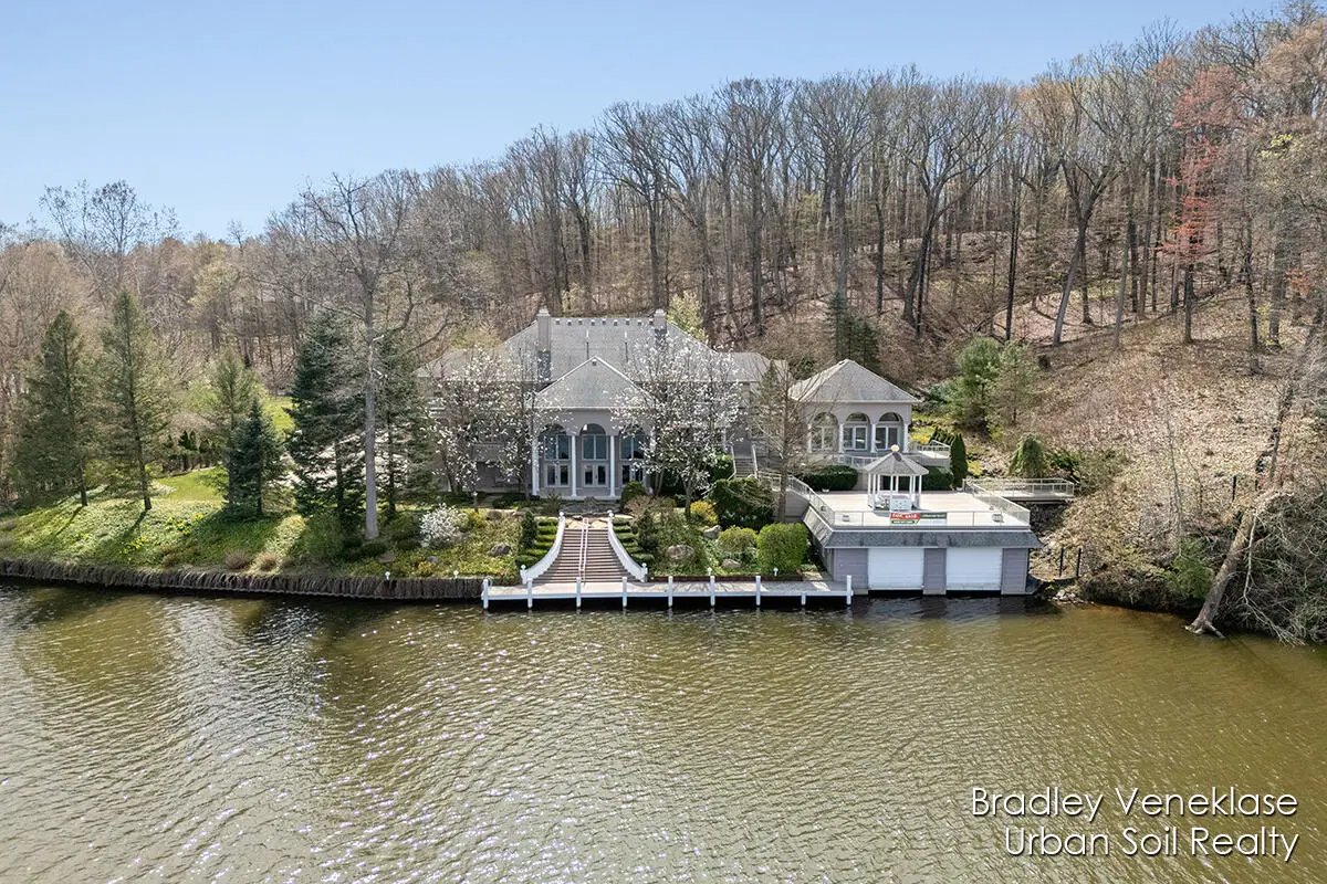 7635 Sandy Hollow Drive Se, Alto, MI 49302 - Image #1