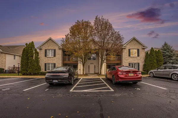 3042 W Crystal Waters Drive #8, Holland, MI 49424