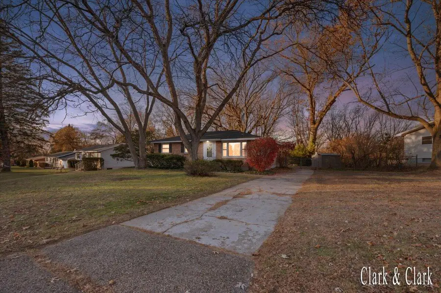 154 Homecrest Road, Battle Creek, MI 49037 - Image #2