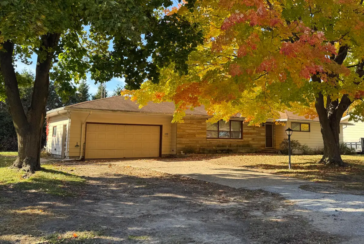 109 Bennett Avenue, Hartford, MI 49057 - Image #1