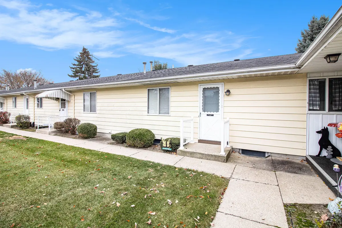 5953 Leisure South Drive Se, Kentwood, MI 49548 - Image #1