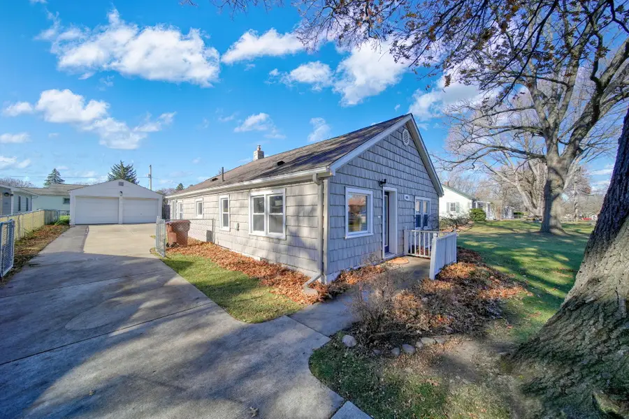 884 Bryant Avenue, Jackson, MI 49202 - Image #3