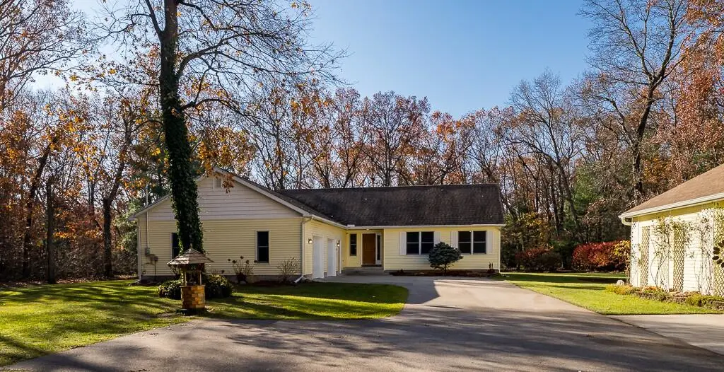 423 Fernwood Lane, Muskegon, MI 49442 - Image #1