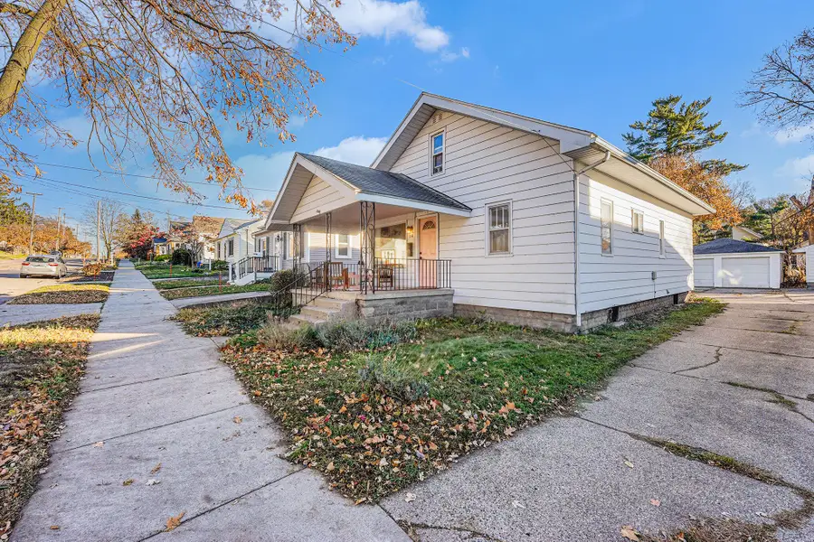 114 Knapp Street Ne, Grand Rapids, MI 49505 - Image #2