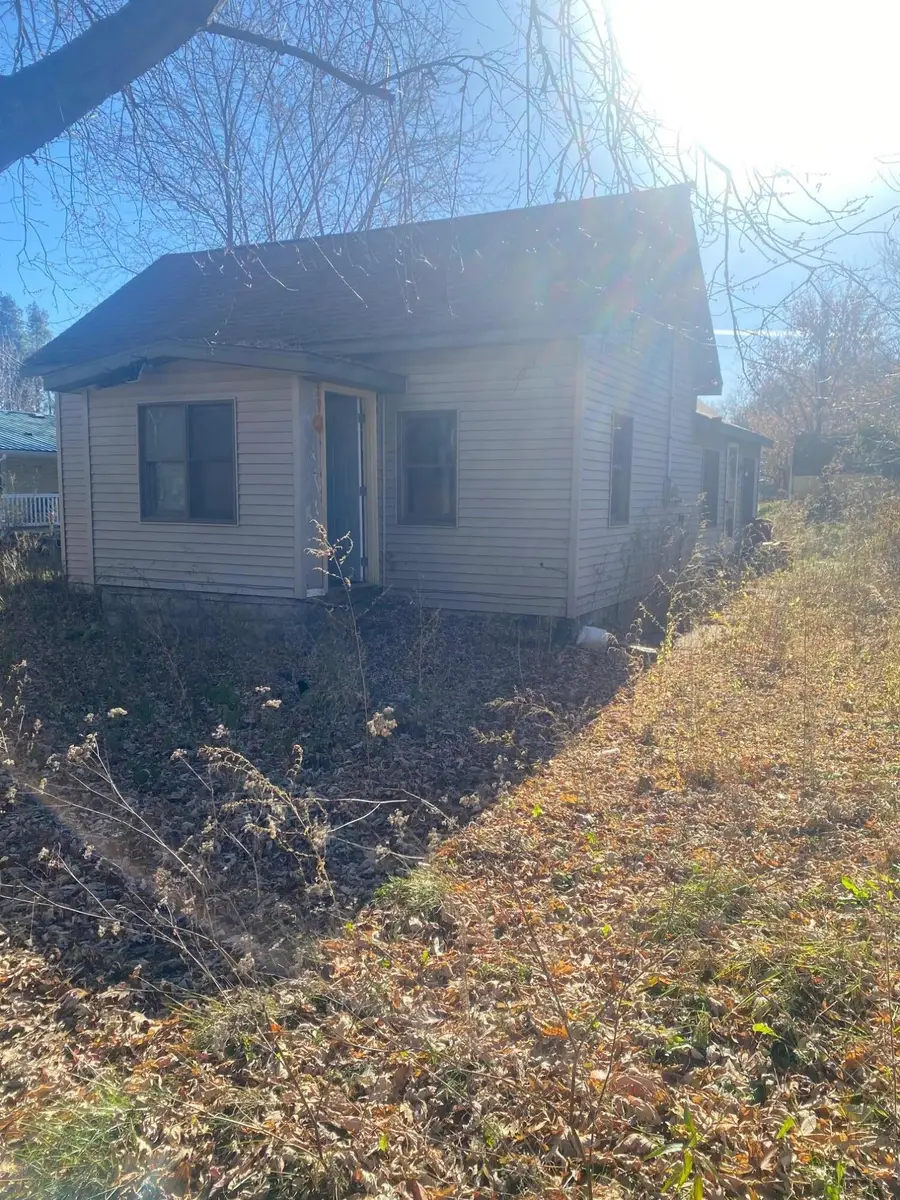 135 Millbrook Road, Blanchard, MI 49310 - Image #2