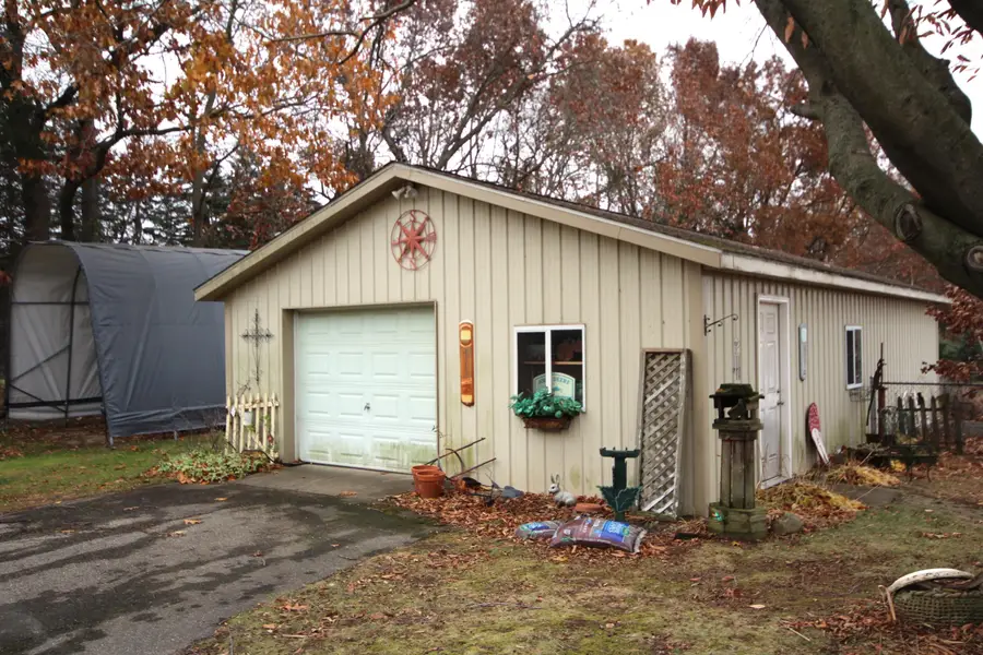 1550 E Y Avenue, Vicksburg, MI 49097 - Image #2