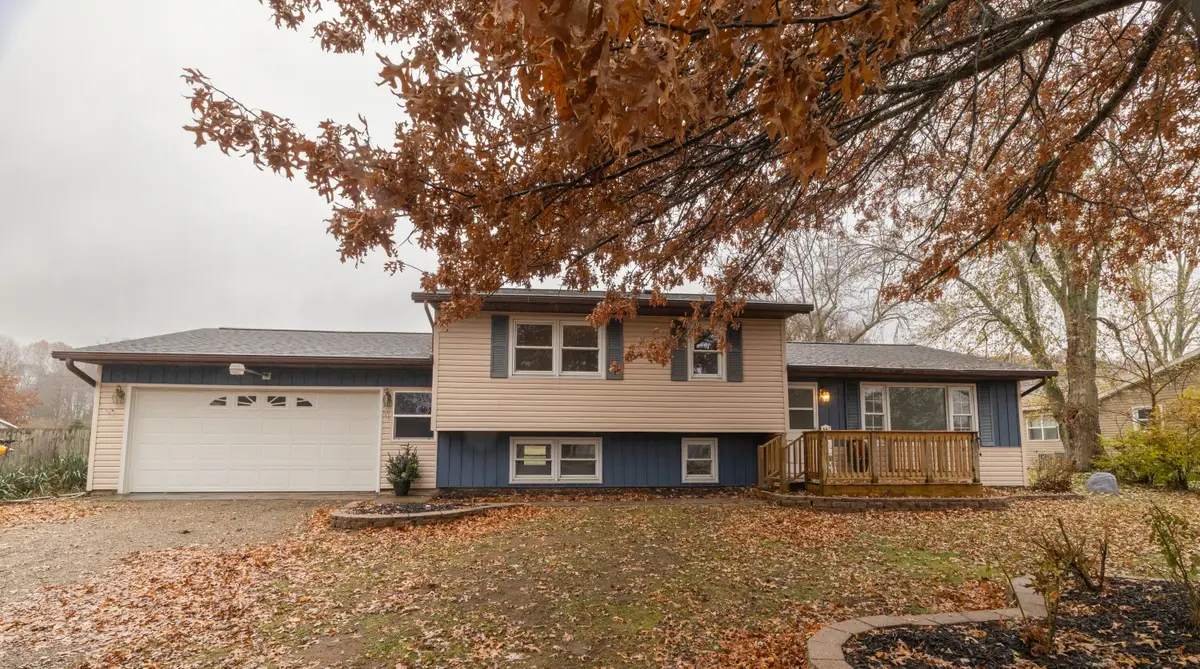 35399 Margurite Lane, Paw Paw, MI 49079 - Image #1