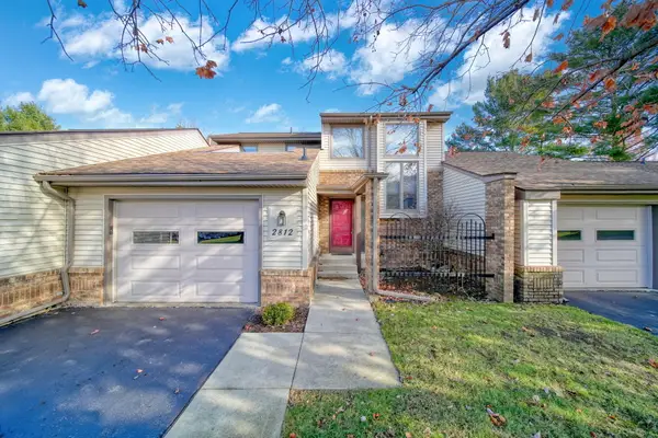 2812 S Wooddale Drive #2, Jackson, MI 49203