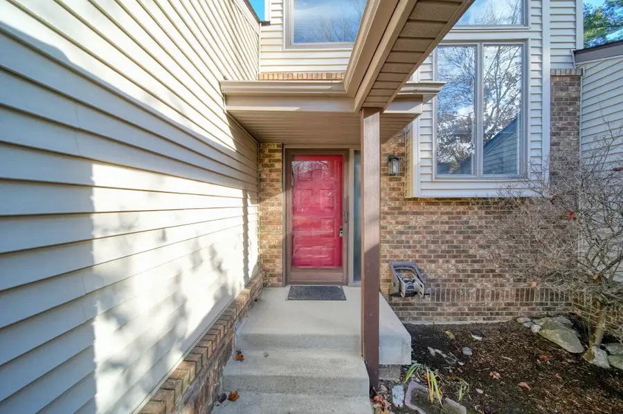 2812 S Wooddale Drive #2, Jackson, MI 49203 - Image #3