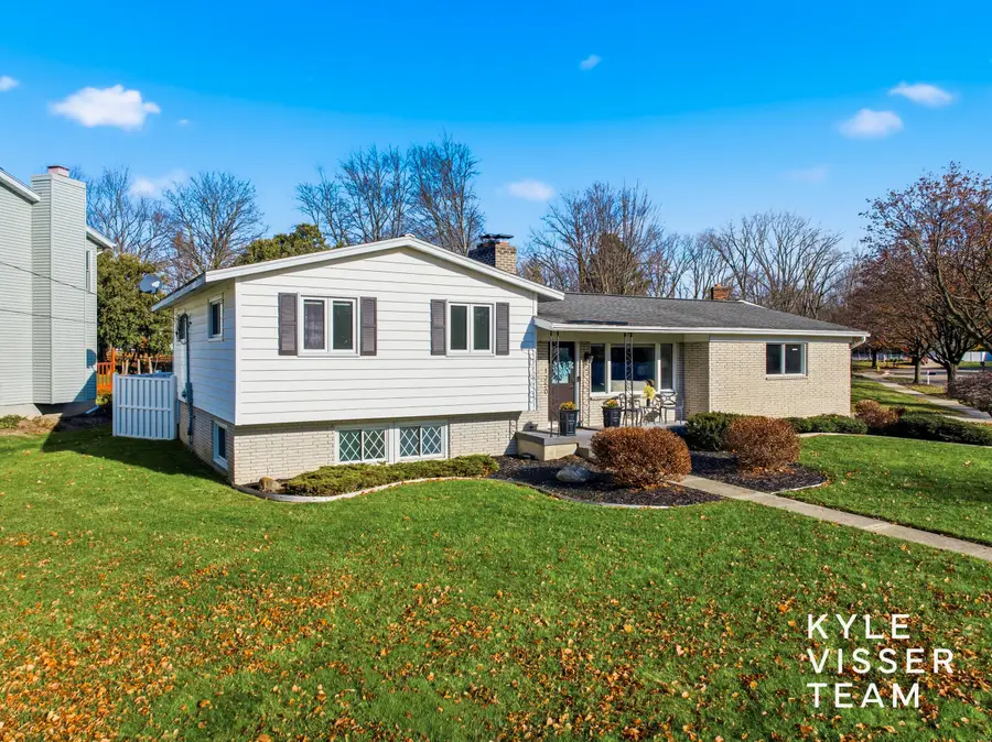 1250 Walwood Drive Ne, Grand Rapids, MI 49505 - Image #2