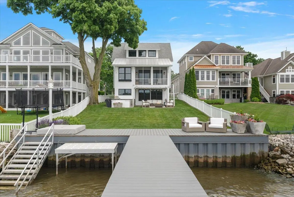 579 Crescent Drive, Holland, MI 49423 - Image #1