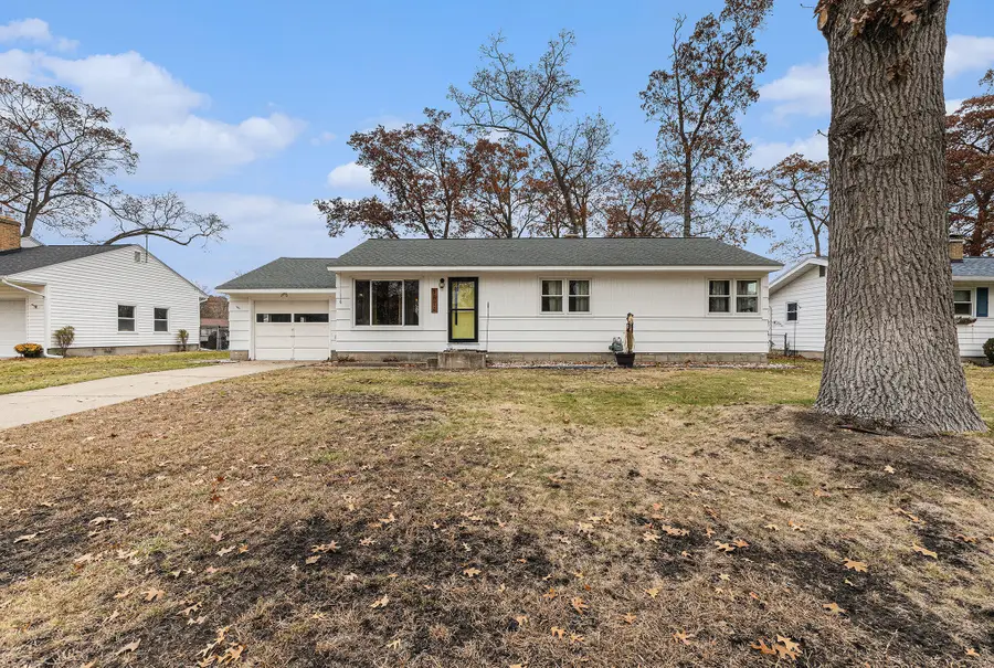 1674 Columbus Avenue, Norton Shores, MI 49441 - Image #2