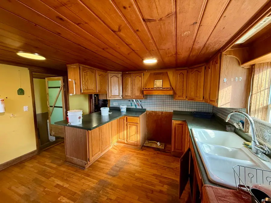 5320 W Us Highway 12, Buchanan, MI 49107 - Image #2