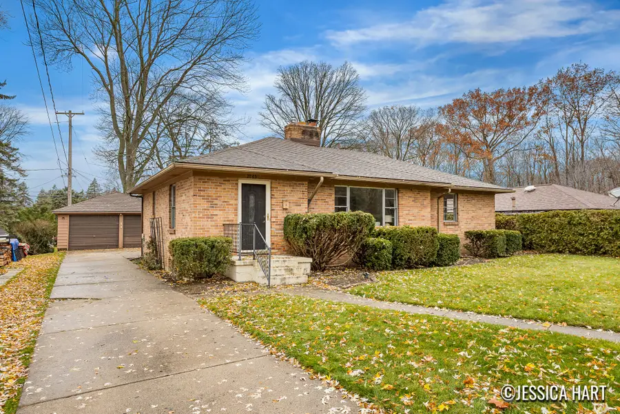 2765 Oakwood Avenue Ne, Grand Rapids, MI 49505 - Image #2