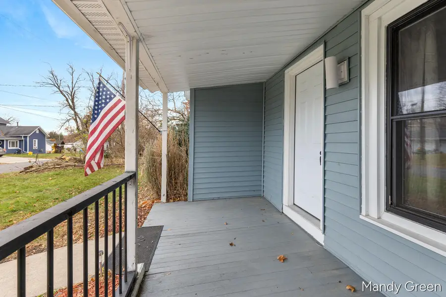 219 N 3rd Street, Edmore, MI 48829 - Image #2