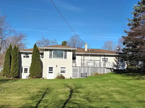 44 Leroy Street, Hillsdale, MI 49242