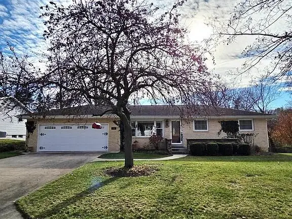 44 Leroy Street, Hillsdale, MI 49242 - Image #2