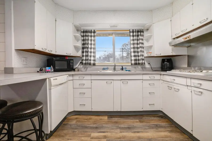 5230 Wickham Drive, Norton Shores, MI 49441 - Image #2