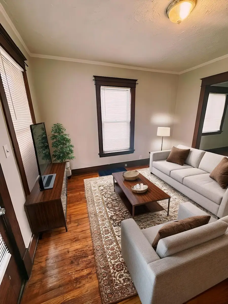 2714 Wyoming Avenue Sw, Wyoming, MI 49519 - Image #2