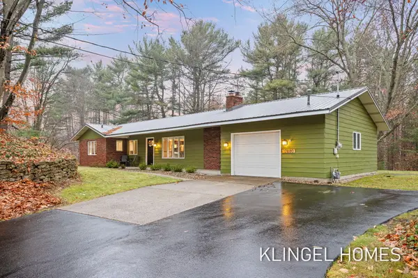 17880 Hiawatha Drive, Spring Lake, MI 49456