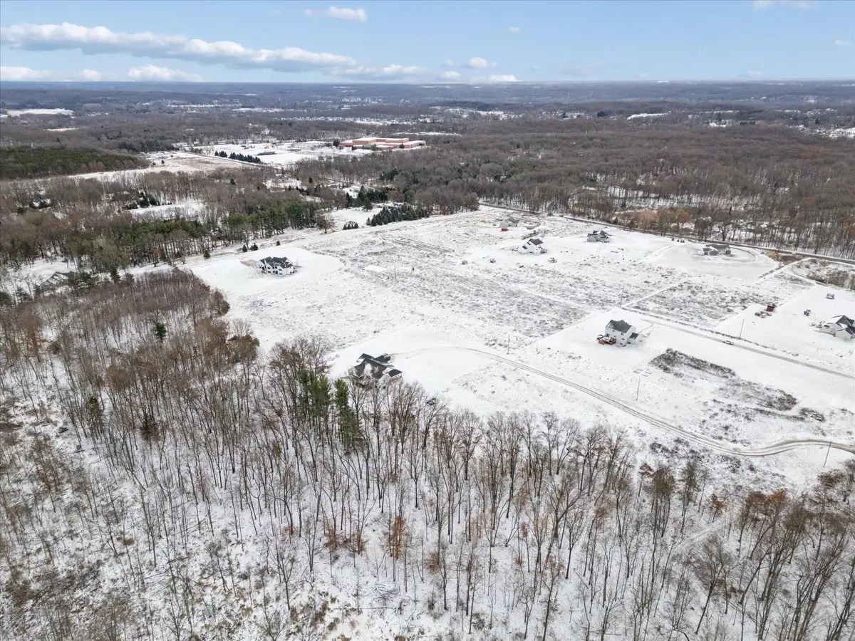 330 Cumberland Avenue Se, Lowell, MI 49331 - Image #1