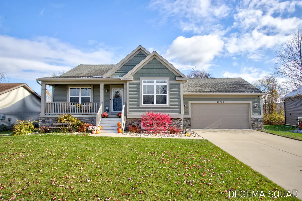 10902 Woodedge Drive, Allendale, MI 49401 - Image #1