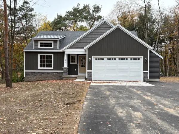 7215 Chandler Drive Ne, Belmont, MI 49306