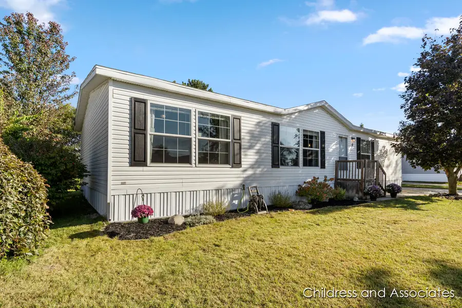 360 E Tuttle Road #6, Ionia, MI 48846 - #3