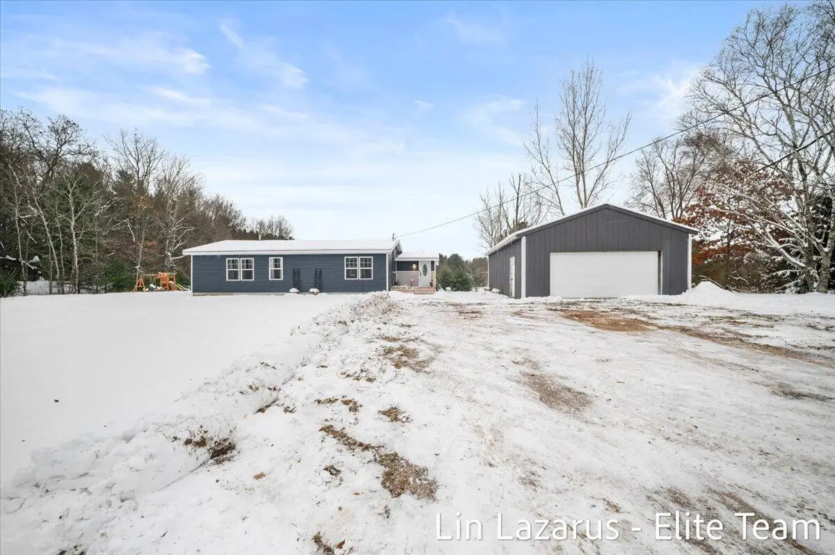 16381 W Howard City Edmore Road, Howard City, MI 49329 - Image #1