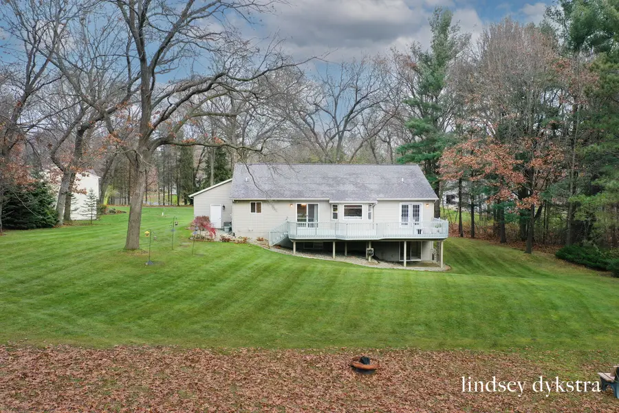 11453 Holmden Court Ne, Rockford, MI 49341 - Image #2