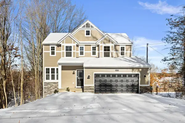 5479 Ada Drive Se, Ada, MI 49301