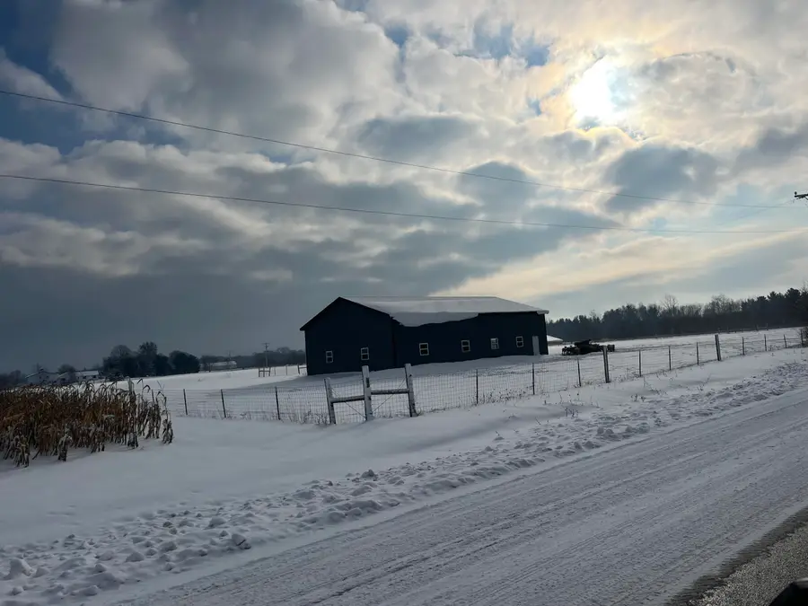 44872 Co Rd 374, Paw Paw, MI 49079 - Image #2