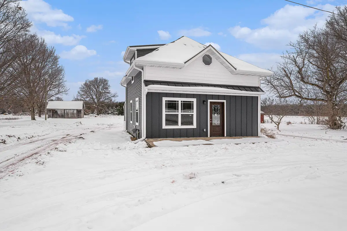 46750 County Road 665, Paw Paw, MI 49079 - Image #1