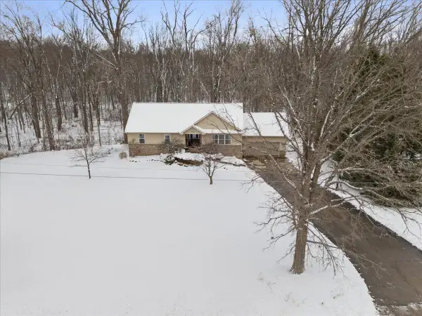 56210 11 Mile Road, New Hudson, MI 48165