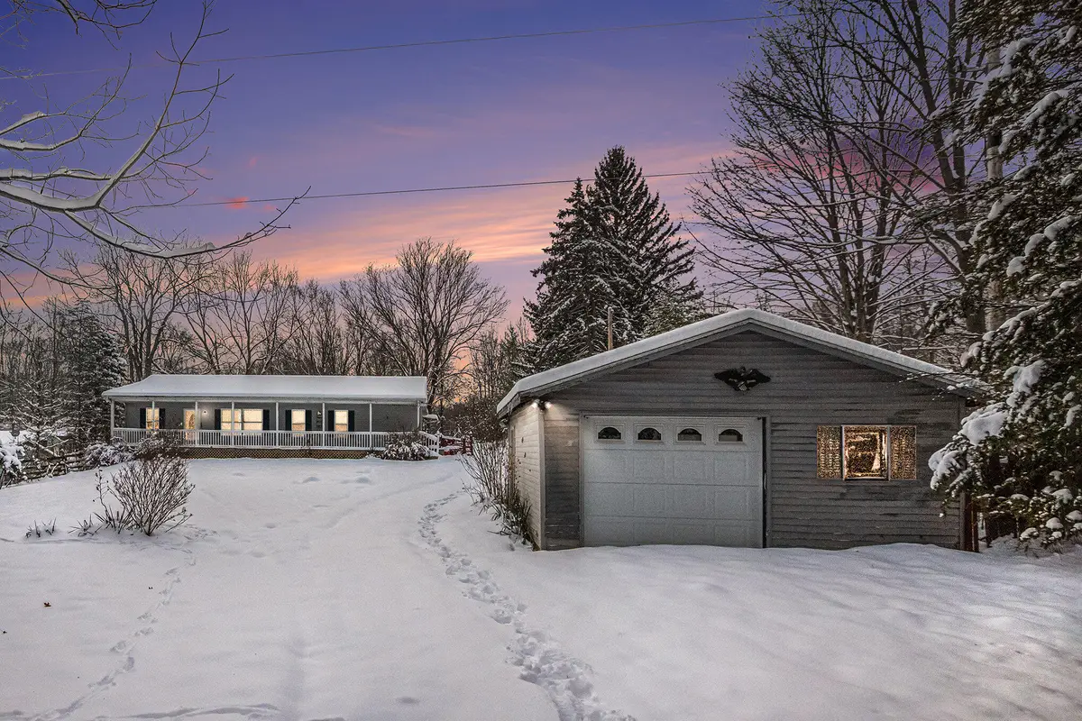 2810 Oak Forest Road, Buchanan, MI 49107 - Image #1