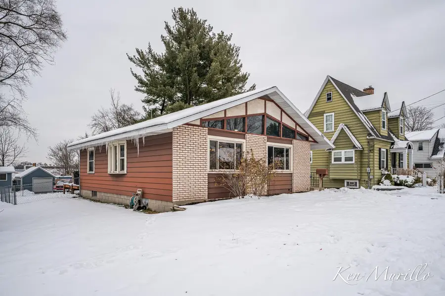 3631 Crystal Street Sw, Grandville, MI 49418 - Image #3