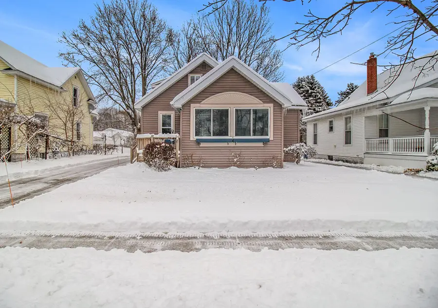 111 S Staffon Street, Ludington, MI 49431 - Image #2