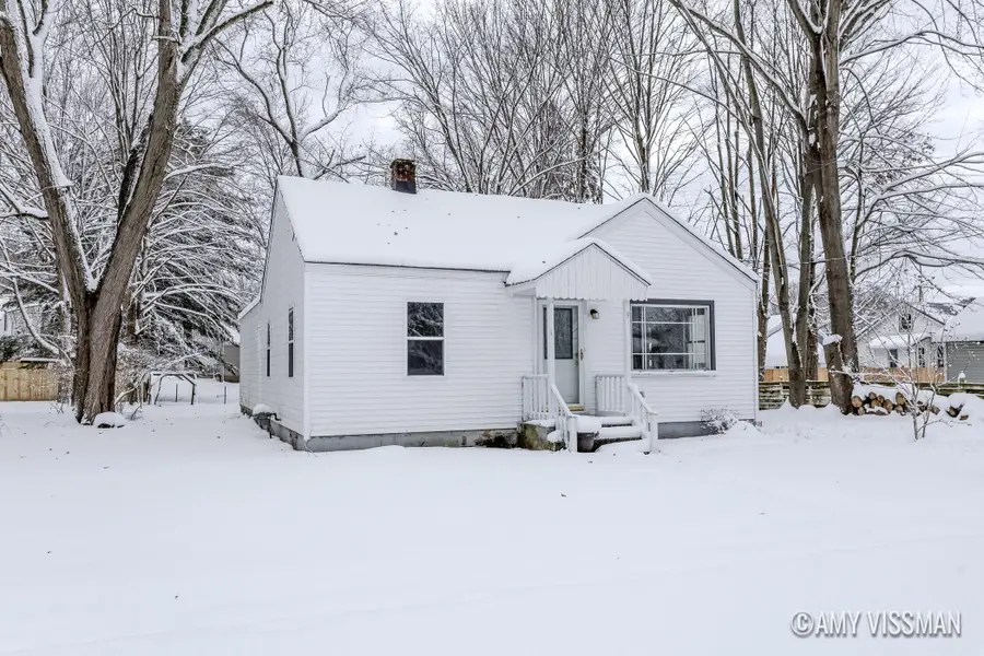 412 E Berrien Street, Paw Paw, MI 49079 - Image #2