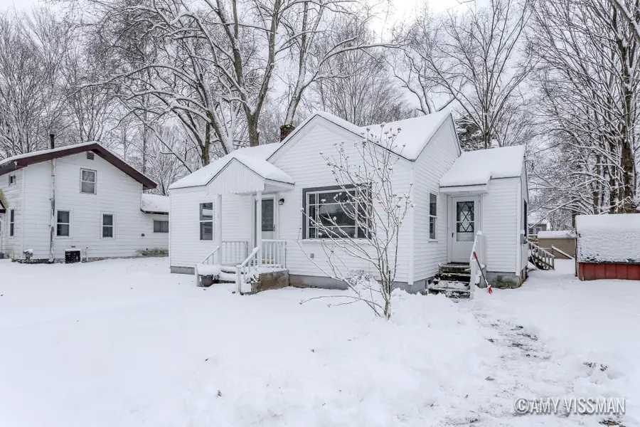 412 E Berrien Street, Paw Paw, MI 49079 - Image #3