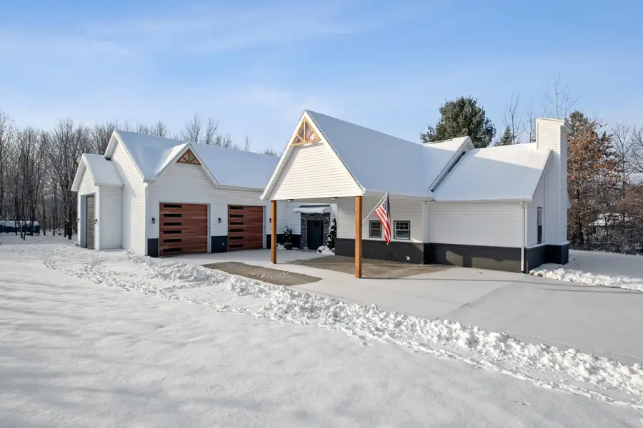 9815 Snow Pointe Drive Se, Alto, MI 49302 - Image #2