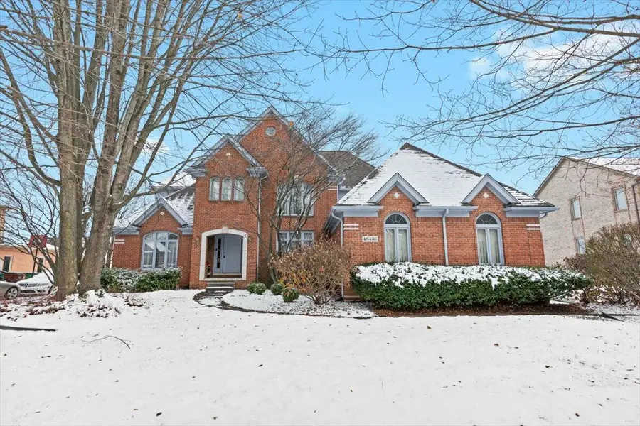 48436 Amber Lane Lane, Utica, MI 48315 - Image #2